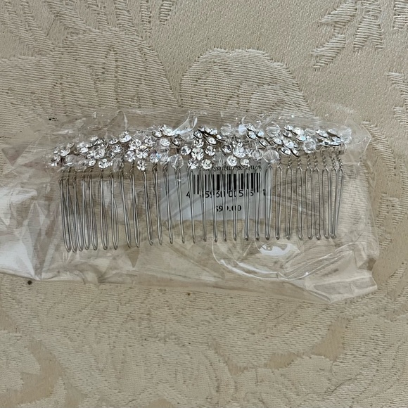 NWT- David’s Bridal Silver Bridal Comb w Rhinestones and Crystal Clusters - Picture 2 of 4